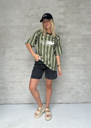 Manna shiny sport tee Four Leaf Clover/Whitecap Mads Nørgaard 